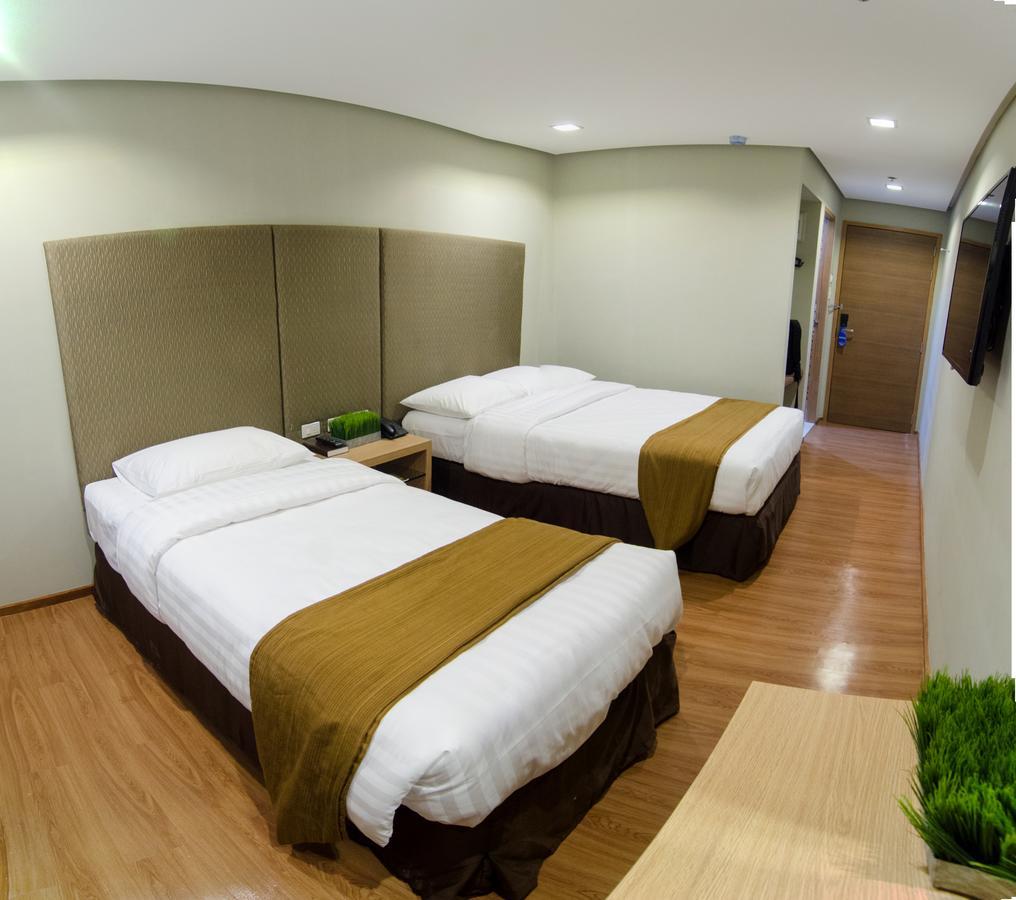 Madison Hotel Phl Iloilo Exterior foto